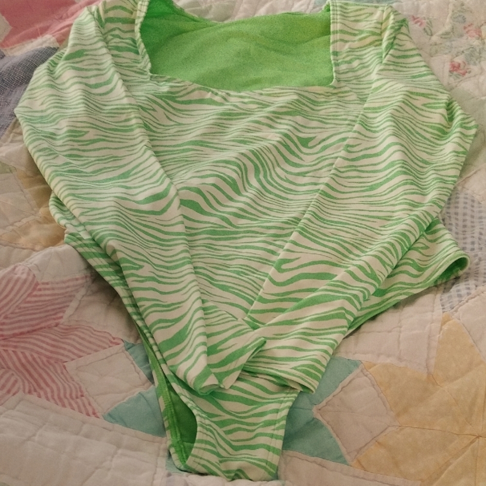 Zebra Print Green and White Top swim suit xl size 14